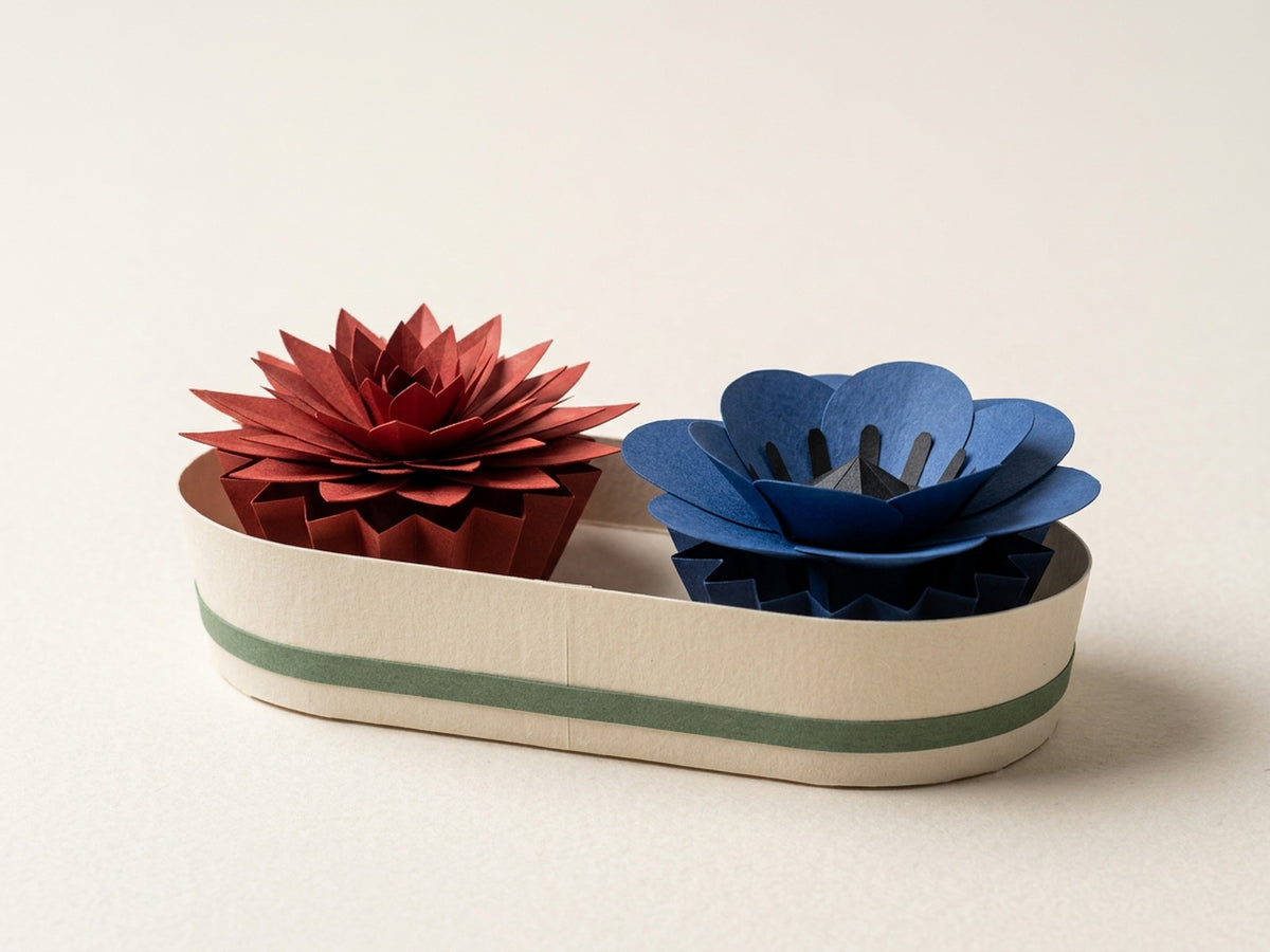 Papierblumen-Strauß-Box mit Anemone und Dahlia, Rückansicht mit der geklebten Naht