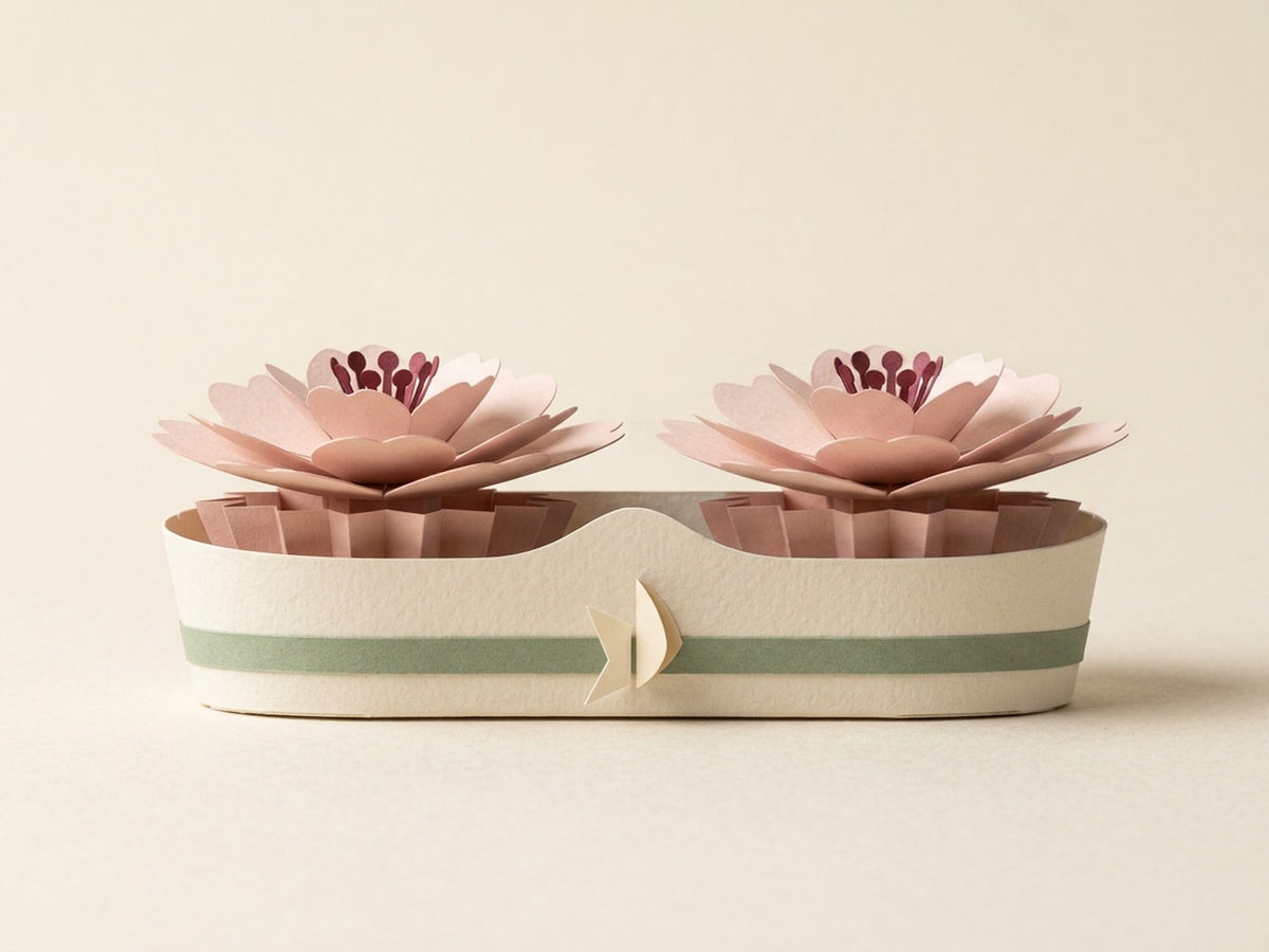 Papierblumen-Strauß-Box mit zwei Sakura, Vorderansicht